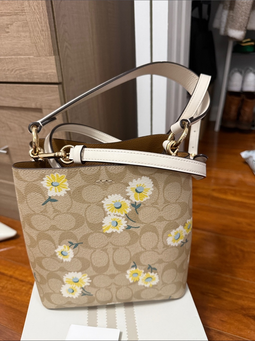 COACH Beige Signature Daisy Print Shoulder Bag with Yellow Accents - Picture 3 of 6
